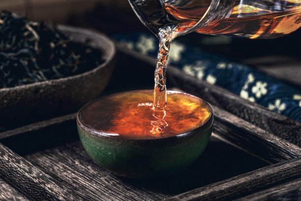 一杯茶和茶叶图片下载