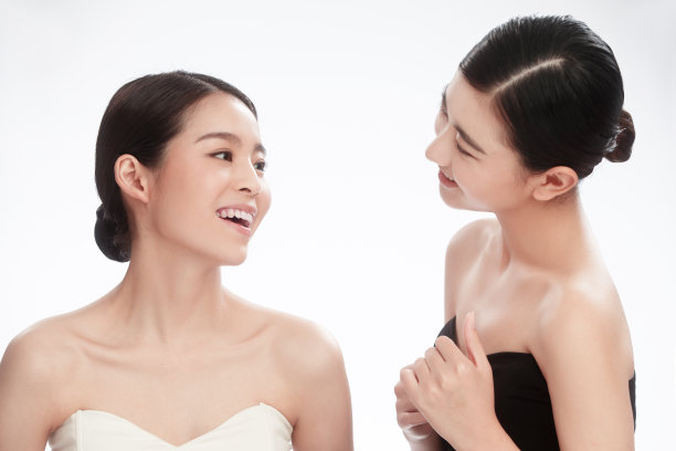 漂亮的女闺蜜图片下载