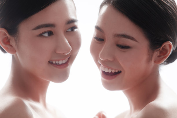 漂亮的女闺蜜图片下载