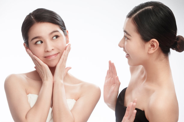 漂亮的女闺蜜图片下载