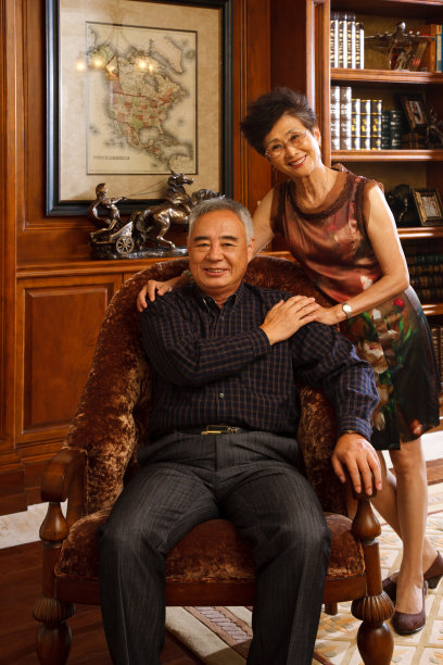 东方老年夫妇图片下载