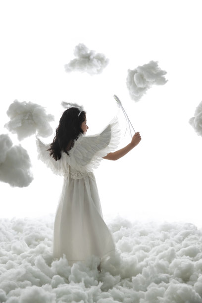 拿着魔法棒的小天使背影图片下载