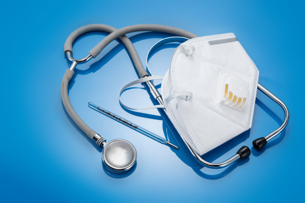 防护口罩和听诊器素材图片
