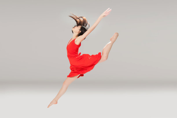 青年女人舞蹈图片下载
