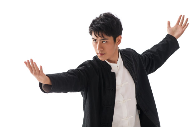 练武术的青年男人图片下载