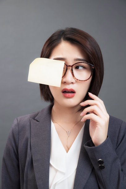 苦恼的青年女人图片下载