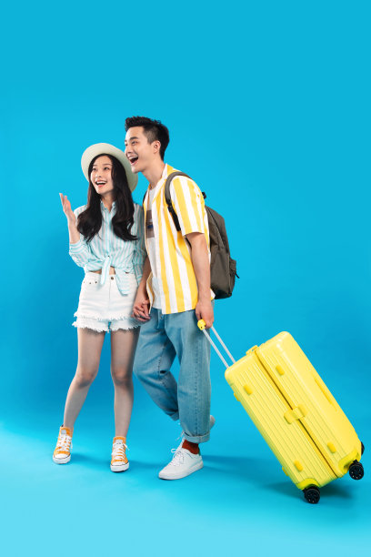 快乐的青年情侣一起去旅游图片下载