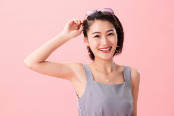 青年女人图片下载