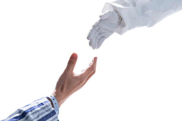 医生向患者伸出援助之手图片下载