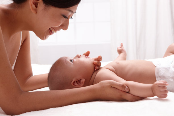 母亲和婴儿图片下载