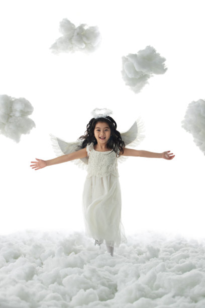 快乐的小天使玩耍图片下载