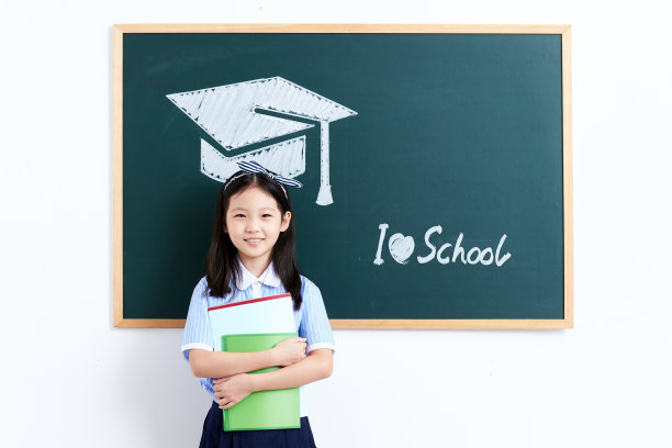 小学女人站在黑板前图片下载