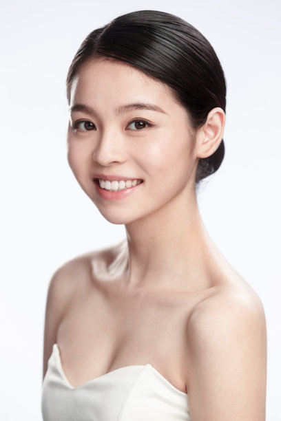 青年女人妆面肖像图片下载