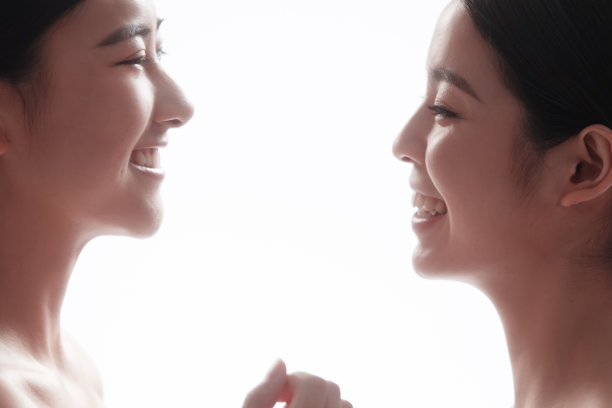 漂亮的女闺蜜图片下载