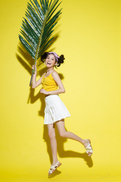 快乐的年轻女人图片下载