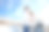 浪漫的青年夫妇乘坐游艇出海素材图片