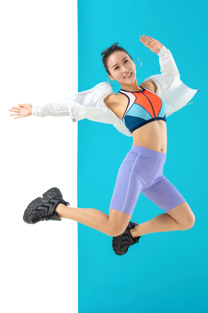 充满活力的时尚青年女人图片下载