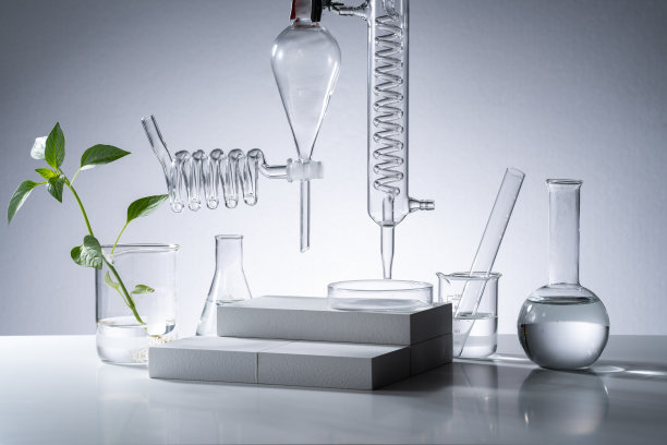 实验室里的玻璃器皿图片下载