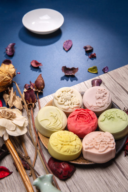 月饼与干花特写图片下载