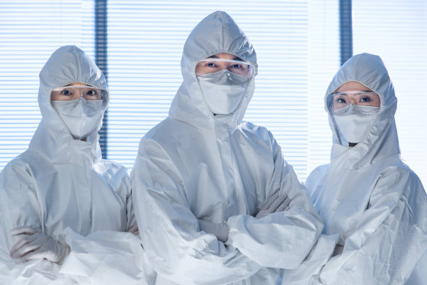 穿防护服的医疗团队图片下载