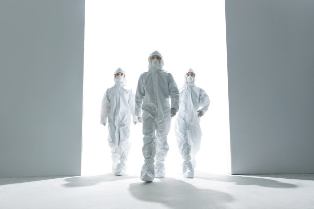 穿防护服的医疗团队图片下载