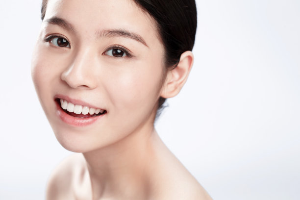 青年女人妆面肖像图片下载