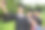 四个身穿学士服的大学生一起自拍图片下载