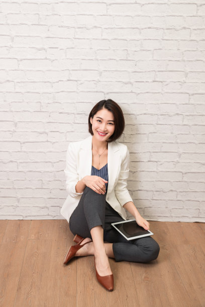 快乐的青年女人图片下载