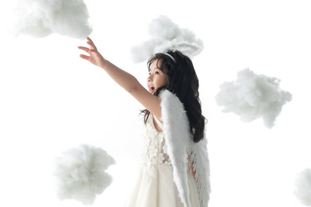 快乐的小天使玩耍图片下载