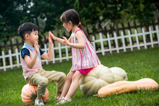 东方儿童做游戏图片下载