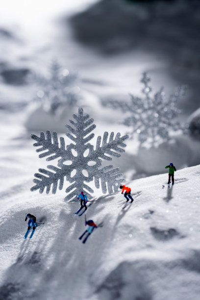 创意滑雪图片下载