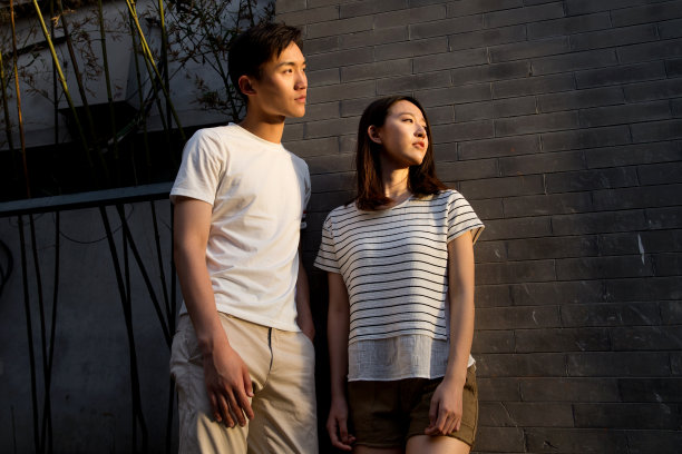 青年情侣图片下载