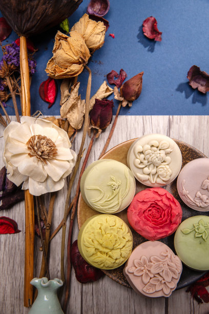 月饼与干花特写图片下载