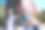 下课后的大学生在校园里图片下载