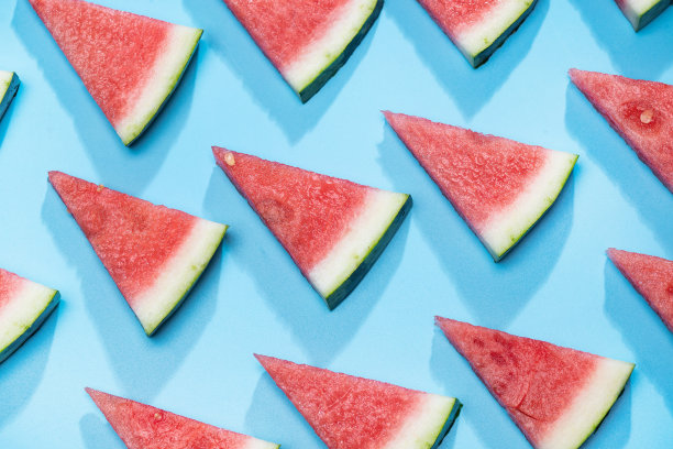 排列的西瓜切块图片下载