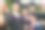 四个身穿学士服的大学生一起自拍图片下载