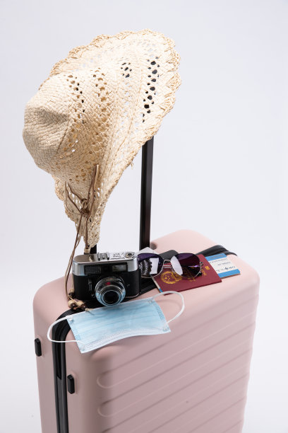 行李箱图片下载