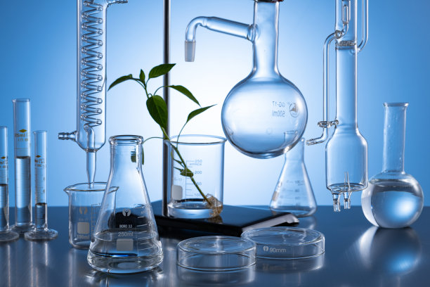 实验室里的玻璃器皿图片下载