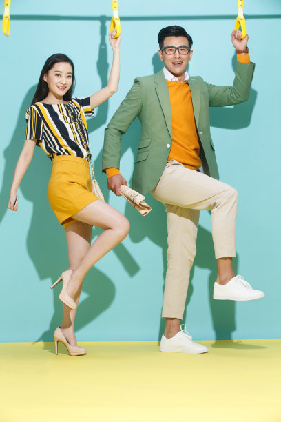 上班路上的青年人图片下载