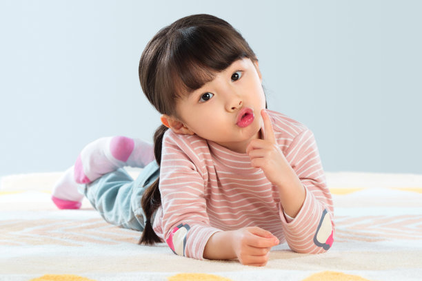 一个可爱的小女孩图片下载