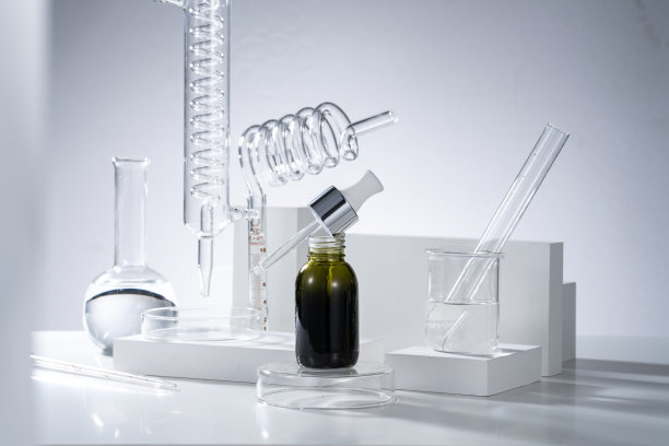 实验室的玻璃器皿图片下载