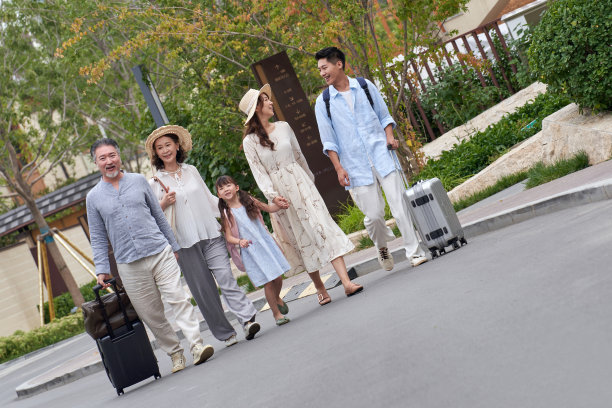 快乐家庭旅行度假图片下载