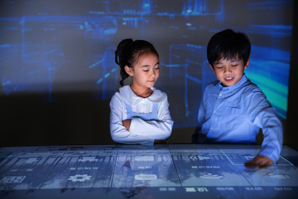 课堂上的小学生图片下载