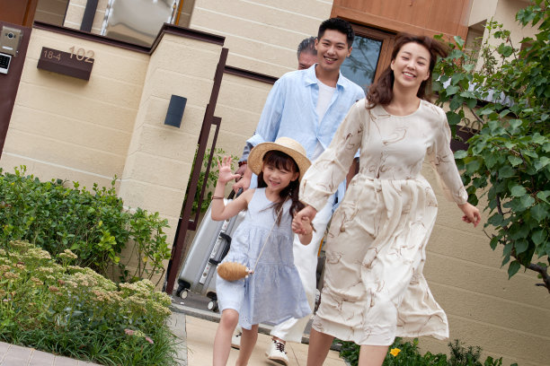 快乐家庭旅行度假图片下载