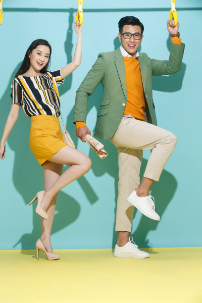 上班路上的青年人图片下载