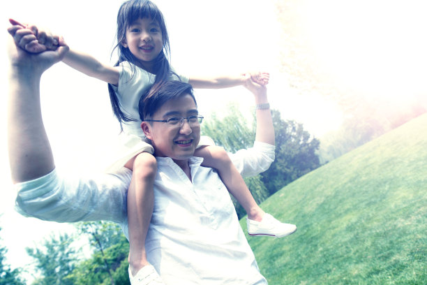 快乐父女图片下载