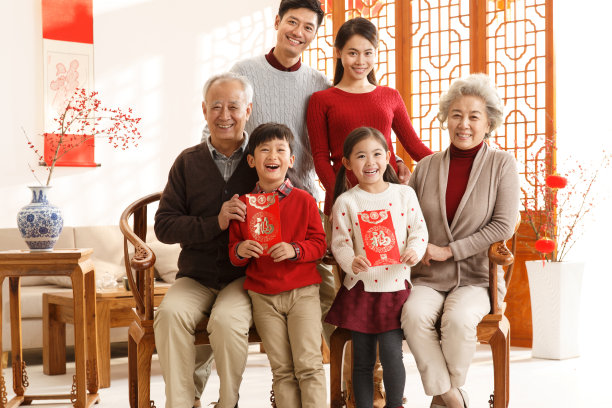 幸福家庭过新年图片下载