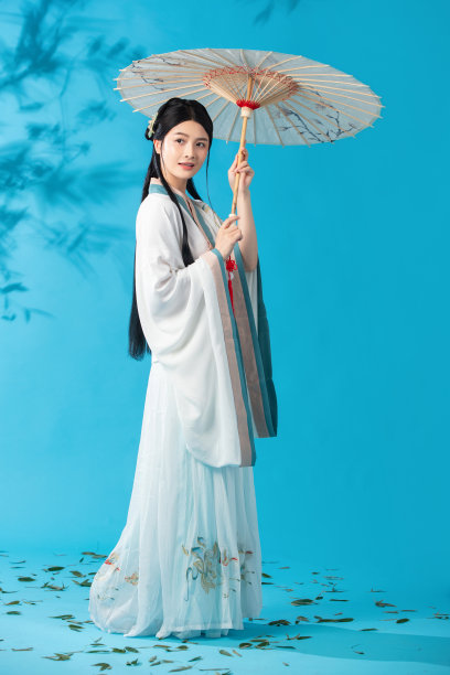 打着油纸伞的古风美女图片下载