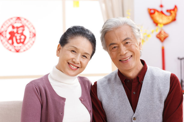 幸福的老年夫妇图片下载