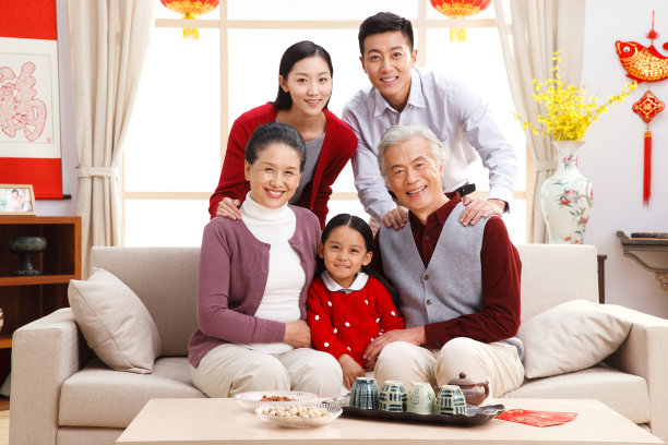 快乐家庭新年大团圆图片下载